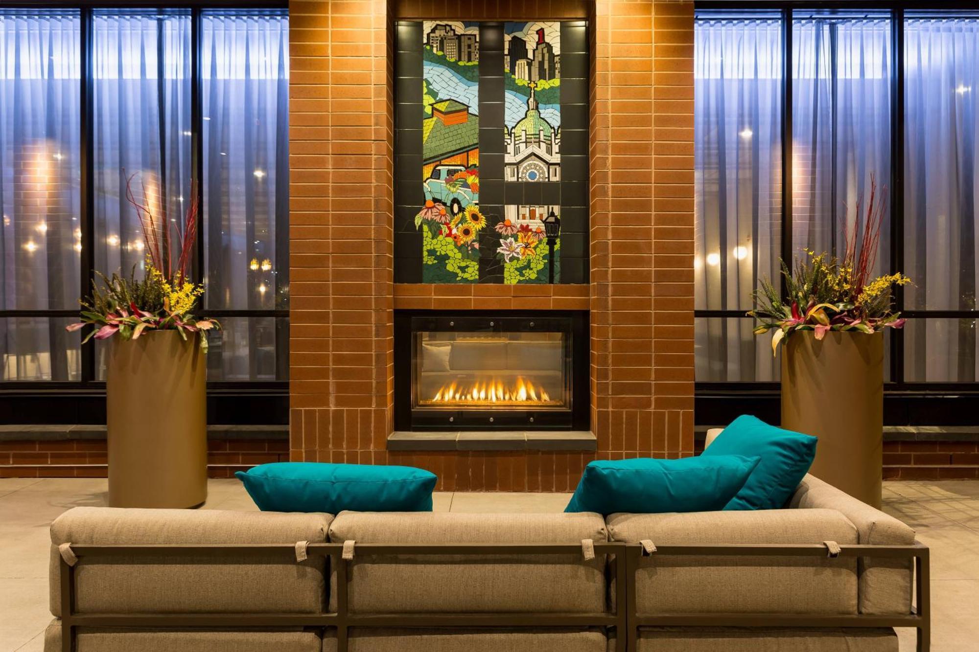Springhill Suites St. Paul Downtown Saint Paul Bagian luar foto